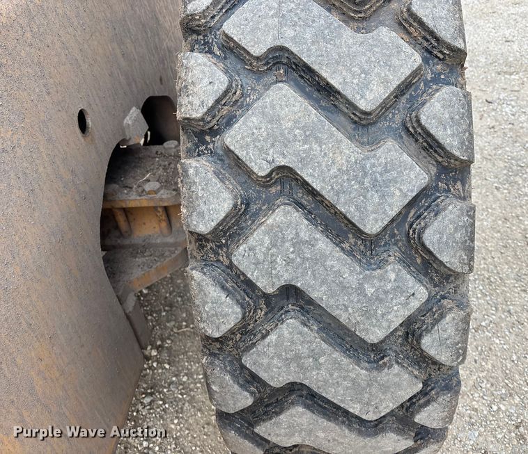 image for item OE9385 1996 Case 621B wheel loader