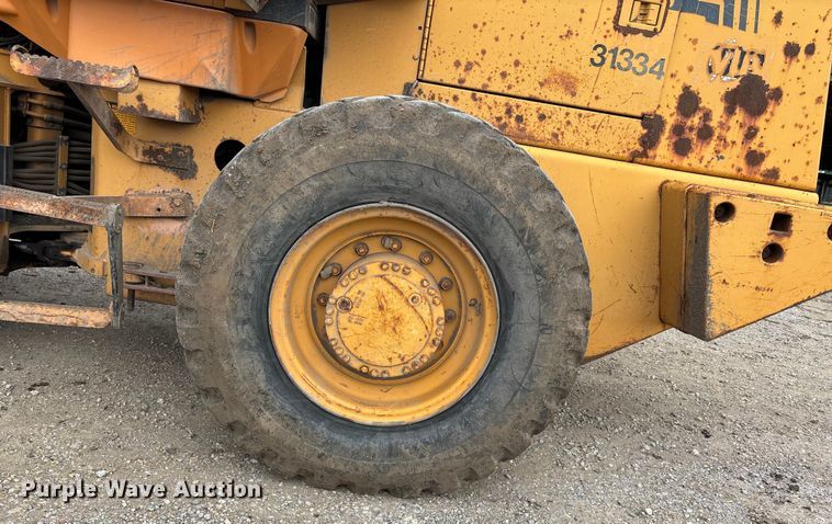image for item OE9385 1996 Case 621B wheel loader