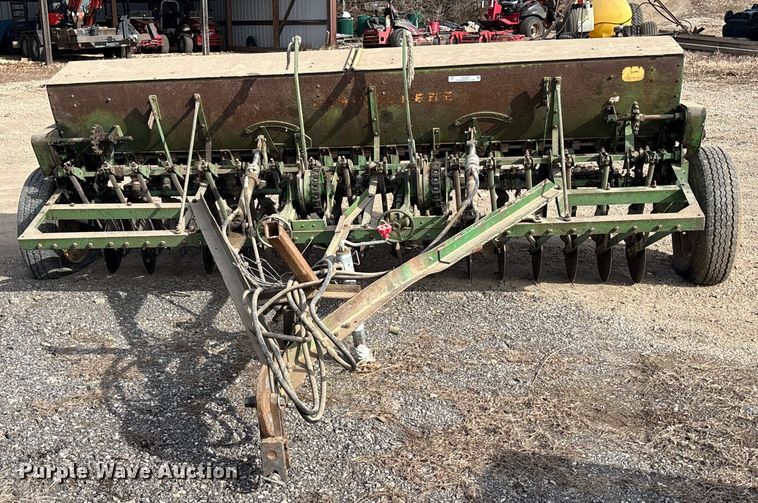 image for item OE9387 John Deere FB-B grain drill