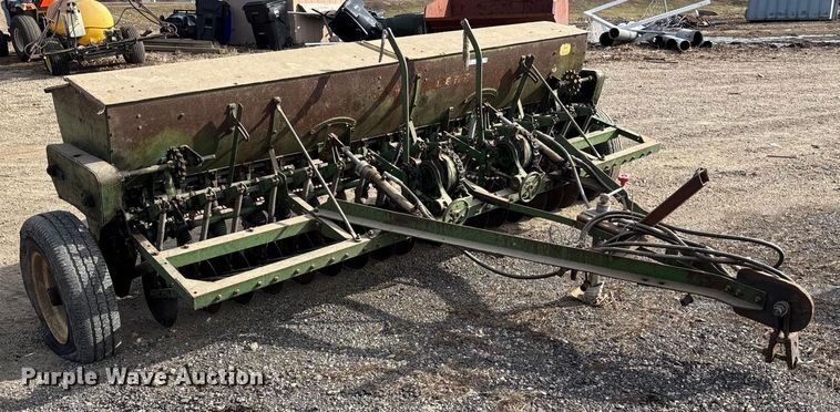 image for item OE9387 John Deere FB-B grain drill