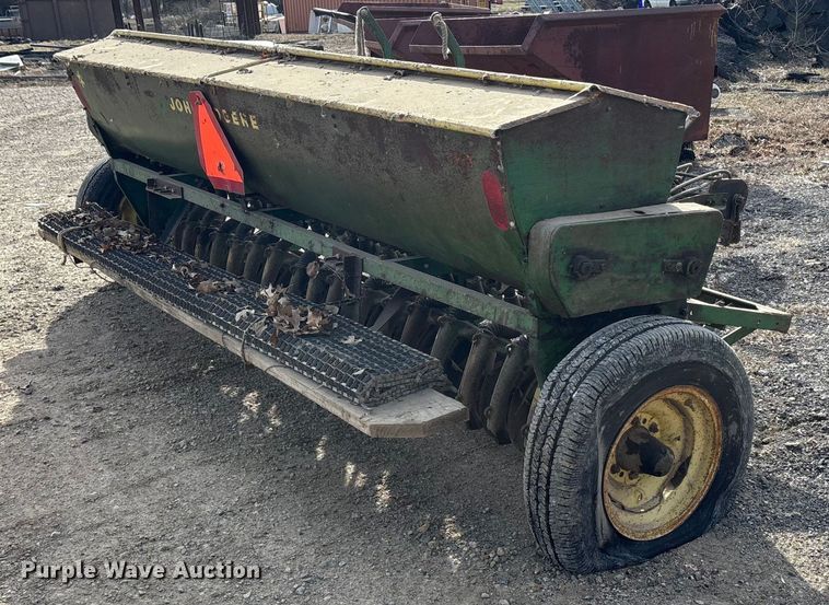 image for item OE9387 John Deere FB-B grain drill