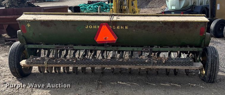 image for item OE9387 John Deere FB-B grain drill