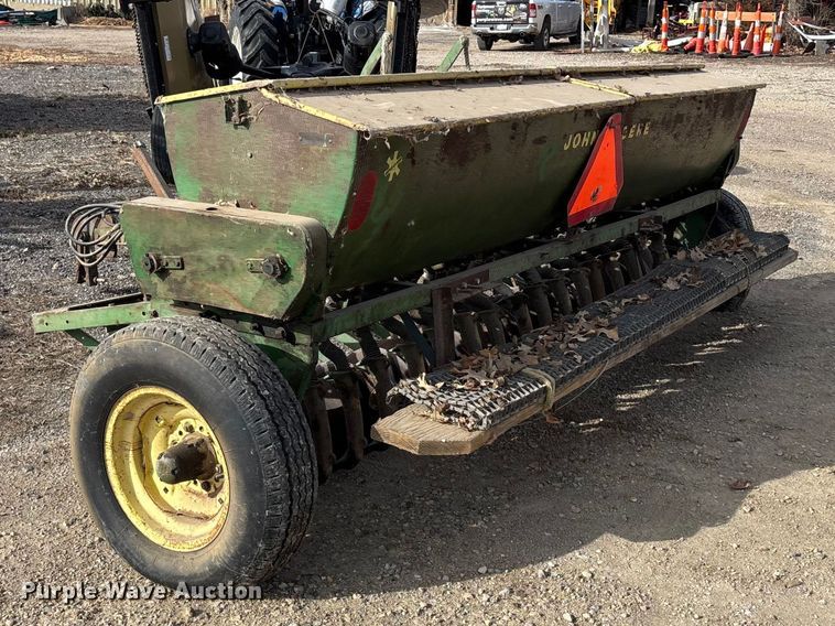 image for item OE9387 John Deere FB-B grain drill