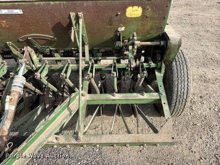 image for item OE9387 John Deere FB-B grain drill