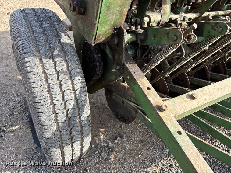 image for item OE9387 John Deere FB-B grain drill