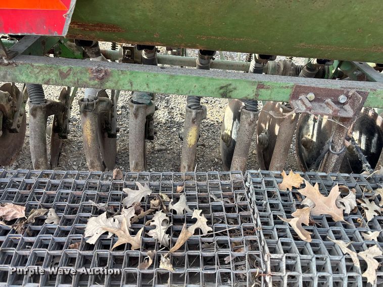 image for item OE9387 John Deere FB-B grain drill