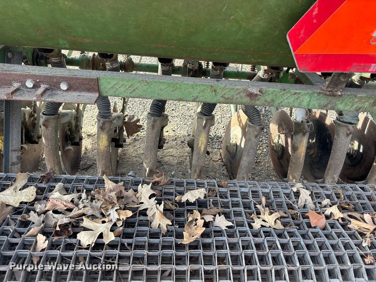 image for item OE9387 John Deere FB-B grain drill