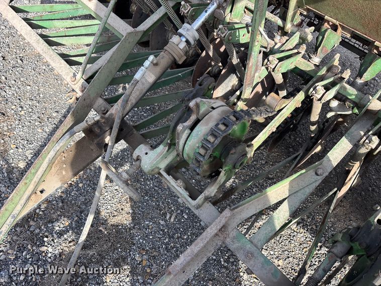 image for item OE9387 John Deere FB-B grain drill