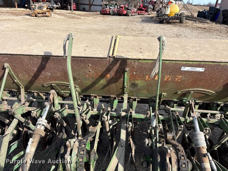 image for item OE9387 John Deere FB-B grain drill