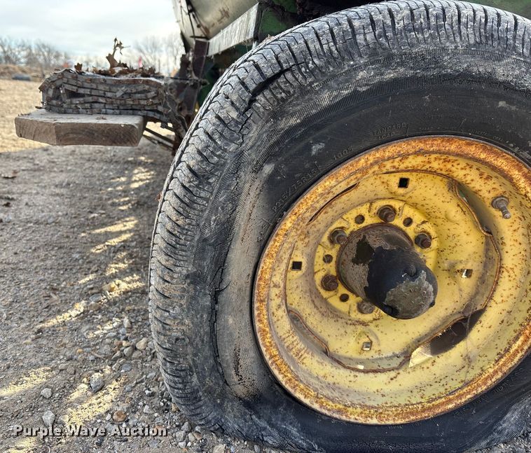 image for item OE9387 John Deere FB-B grain drill