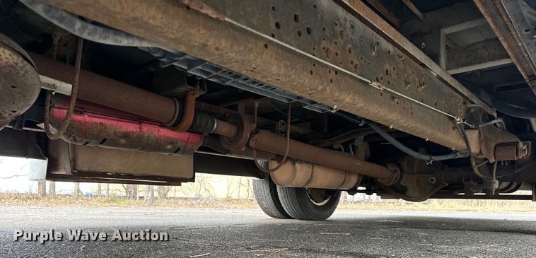 image for item OJ9926 2008 Ford E450 Super Duty shuttle bus