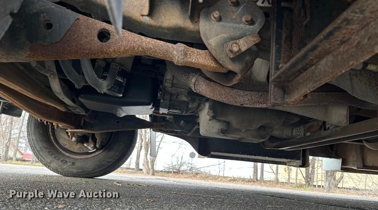 image for item OJ9926 2008 Ford E450 Super Duty shuttle bus