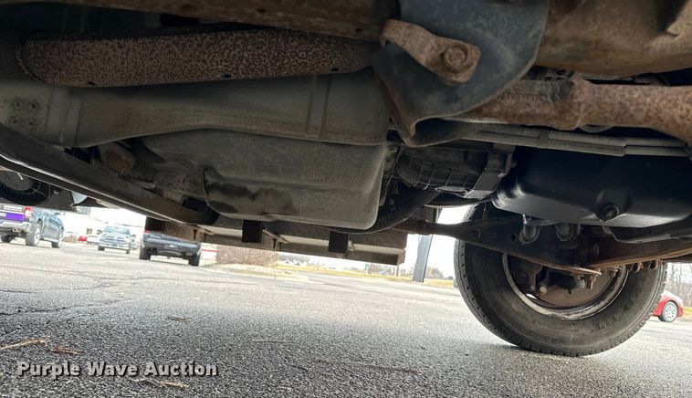 image for item OJ9926 2008 Ford E450 Super Duty shuttle bus