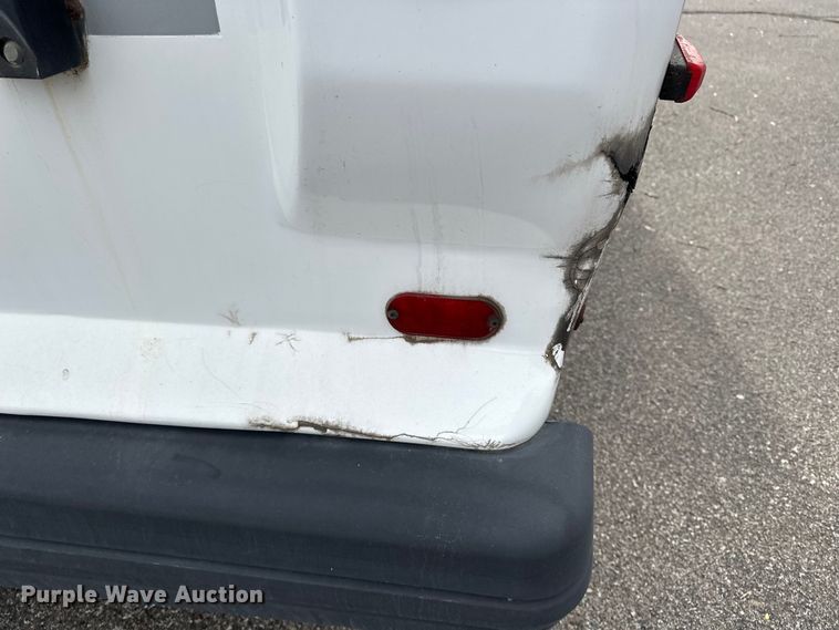 image for item OJ9926 2008 Ford E450 Super Duty shuttle bus