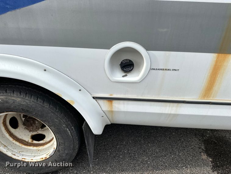 image for item OJ9926 2008 Ford E450 Super Duty shuttle bus