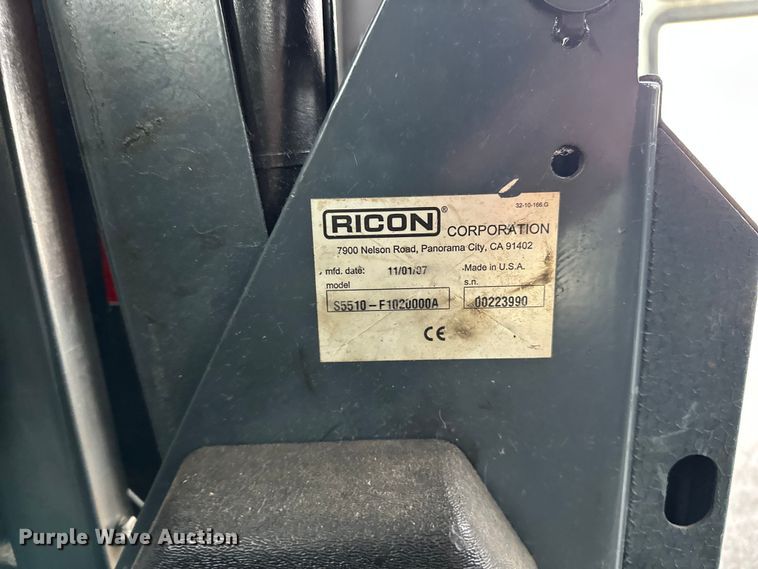 image for item OJ9926 2008 Ford E450 Super Duty shuttle bus