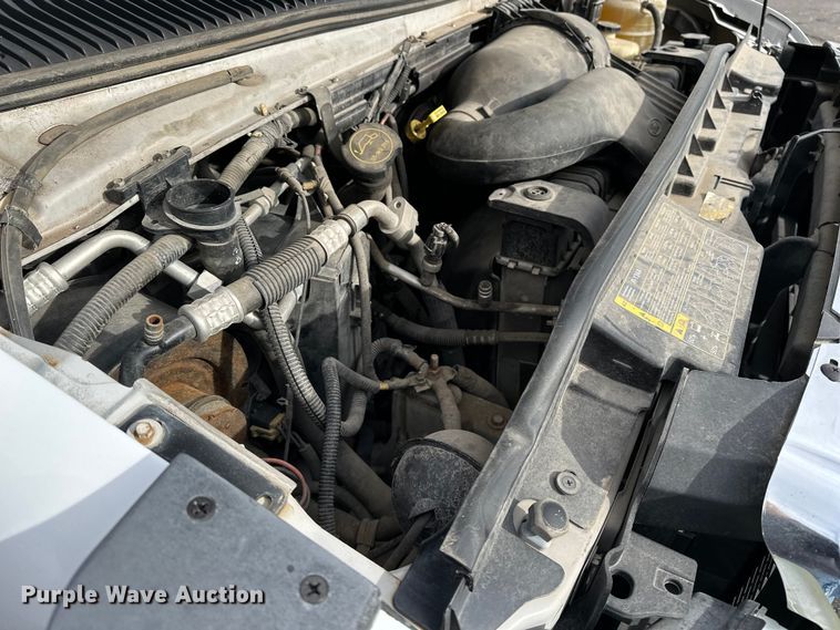 image for item OJ9926 2008 Ford E450 Super Duty shuttle bus