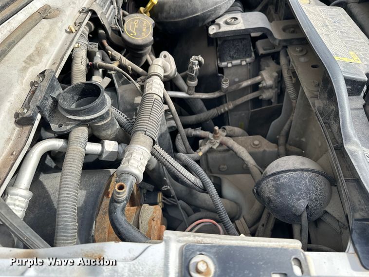 image for item OJ9926 2008 Ford E450 Super Duty shuttle bus