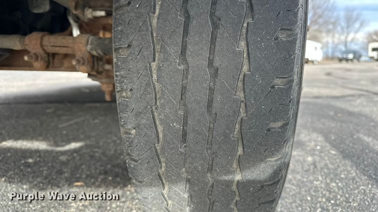 image for item OJ9926 2008 Ford E450 Super Duty shuttle bus