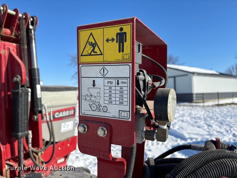 image for item DR2846 2013 Case IH Early Riser 1255 planter