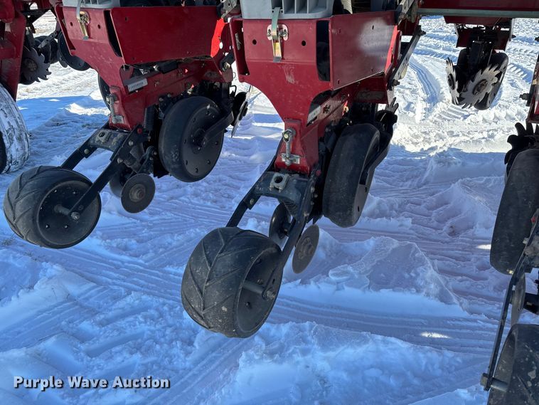 image for item DR2846 2013 Case IH Early Riser 1255 planter