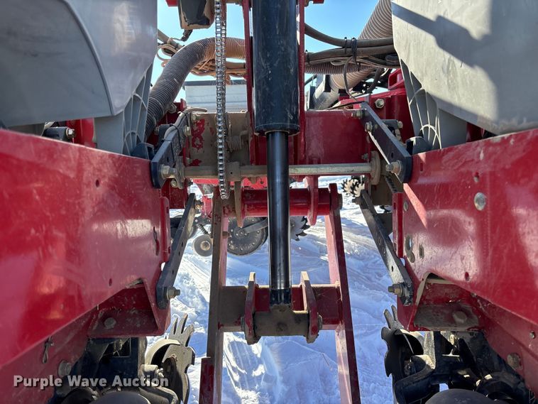 image for item DR2846 2013 Case IH Early Riser 1255 planter