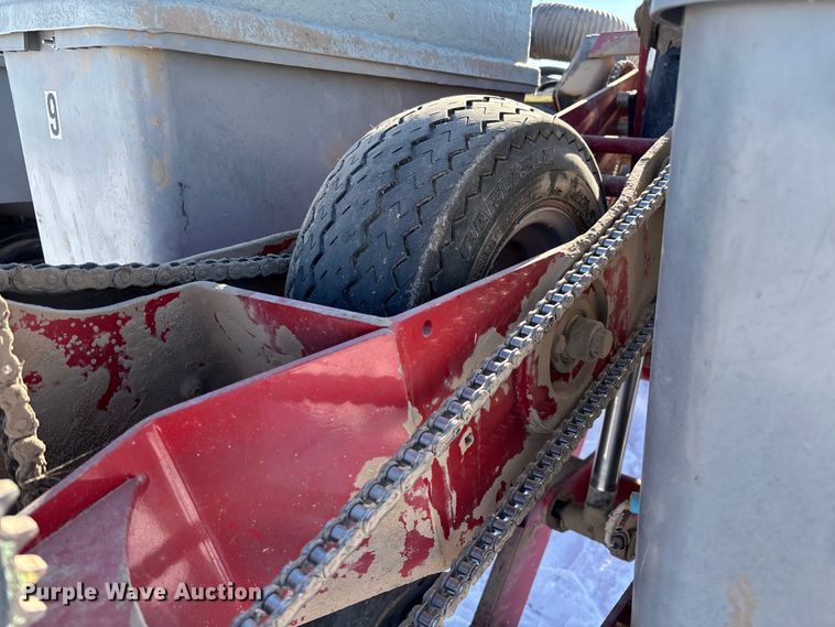 image for item DR2846 2013 Case IH Early Riser 1255 planter