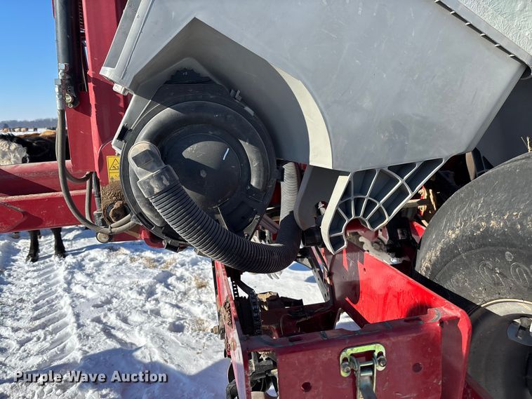 image for item DR2846 2013 Case IH Early Riser 1255 planter