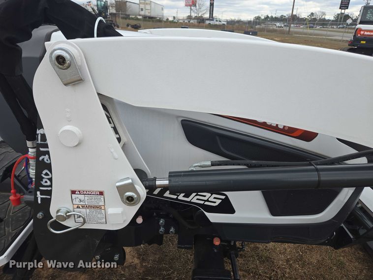 image for item DU2673 2025 Bobcat CT2025 MFWD tractor