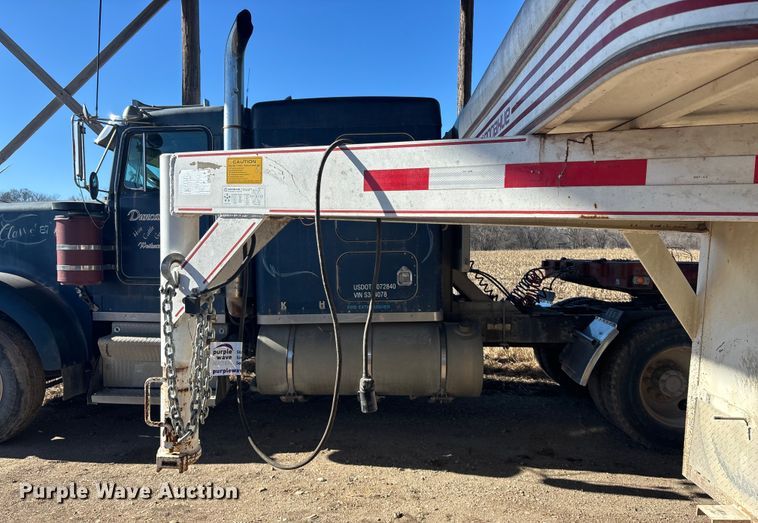 image for item DU6930 2014 Donahue SS-720-4N livestock trailer