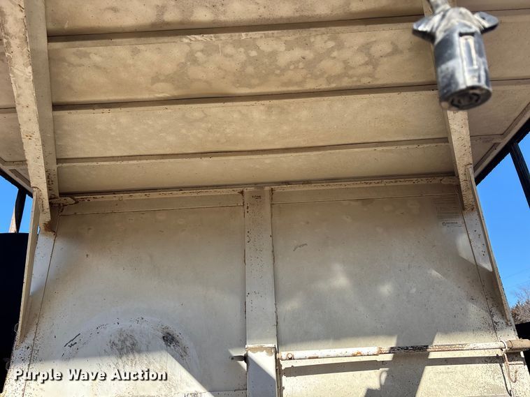 image for item DU6930 2014 Donahue SS-720-4N livestock trailer