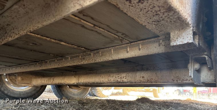 image for item DU6930 2014 Donahue SS-720-4N livestock trailer