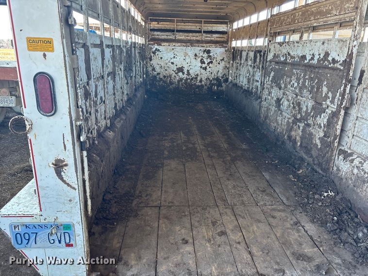 image for item DU6930 2014 Donahue SS-720-4N livestock trailer