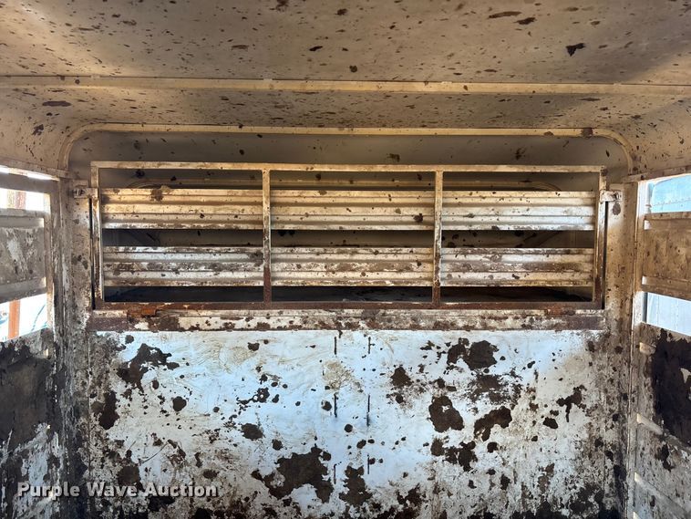 image for item DU6930 2014 Donahue SS-720-4N livestock trailer