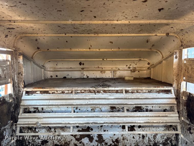 image for item DU6930 2014 Donahue SS-720-4N livestock trailer