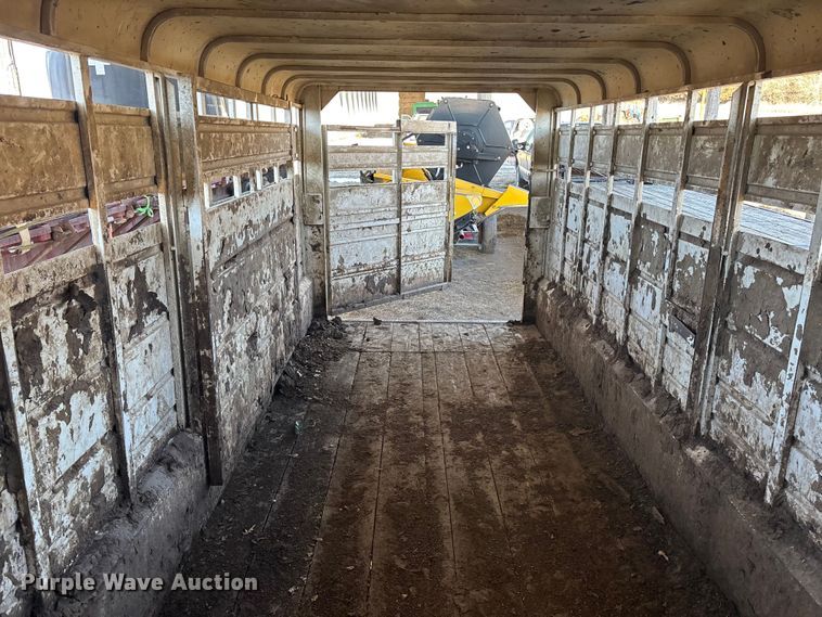 image for item DU6930 2014 Donahue SS-720-4N livestock trailer