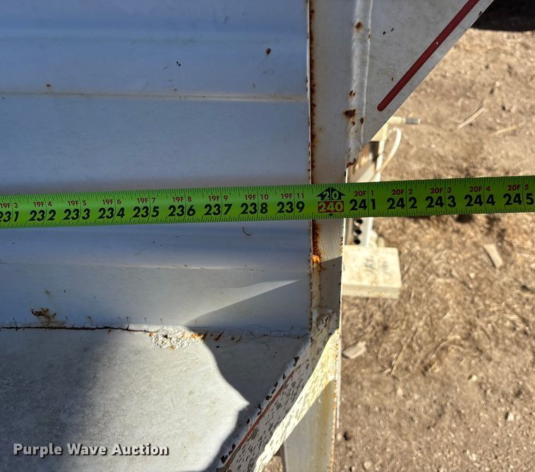 image for item DU6930 2014 Donahue SS-720-4N livestock trailer