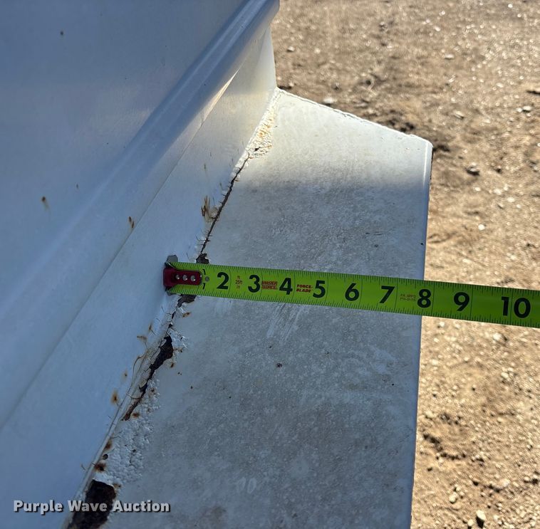 image for item DU6930 2014 Donahue SS-720-4N livestock trailer