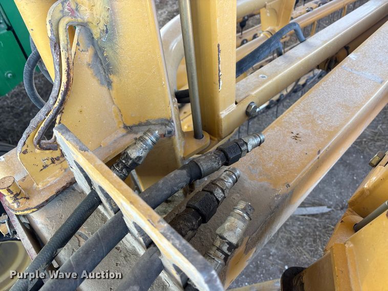 image for item DU6933 Vermeer R 2800 hay rake