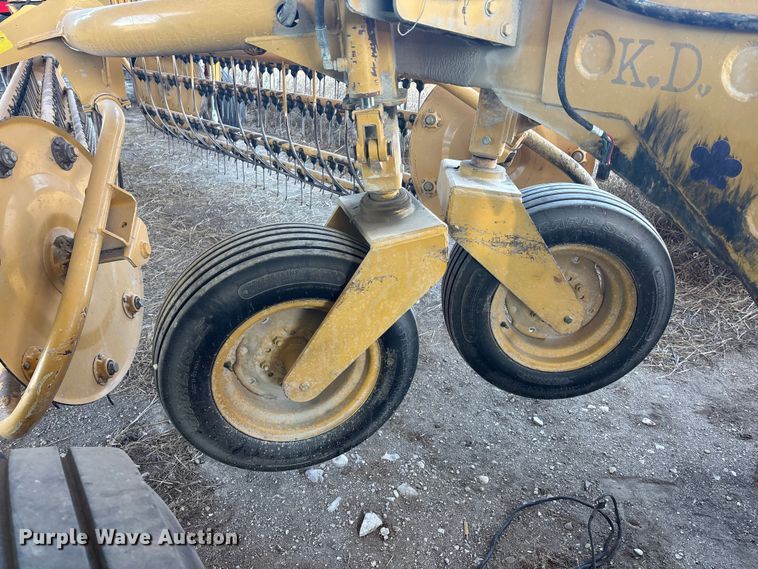 image for item DU6933 Vermeer R 2800 hay rake