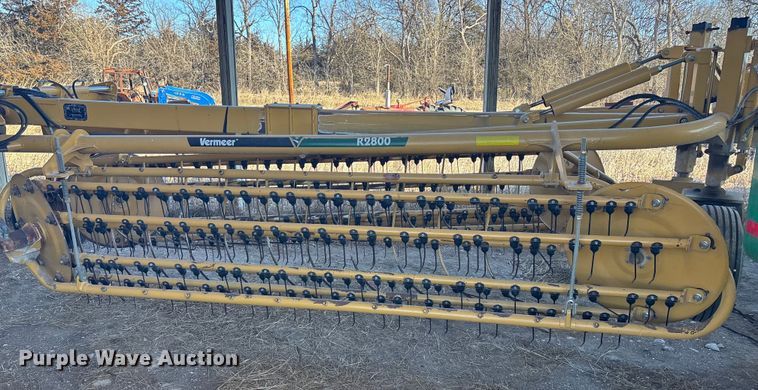 image for item DU6933 Vermeer R 2800 hay rake