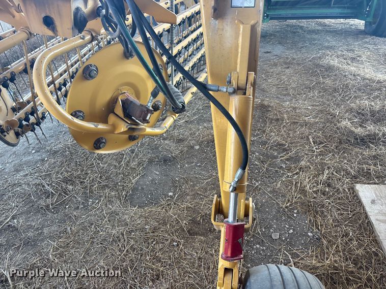 image for item DU6933 Vermeer R 2800 hay rake