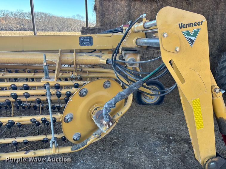 image for item DU6933 Vermeer R 2800 hay rake