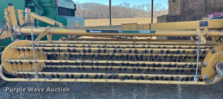 image for item DU6933 Vermeer R 2800 hay rake