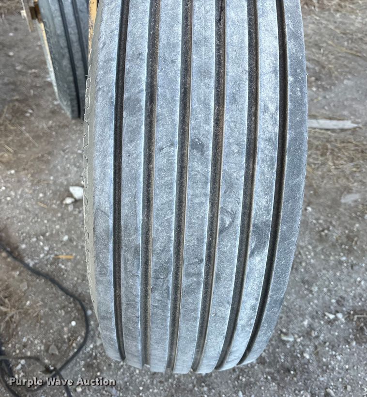 image for item DU6933 Vermeer R 2800 hay rake