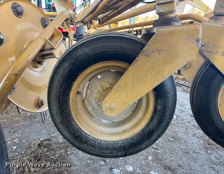 image for item DU6933 Vermeer R 2800 hay rake