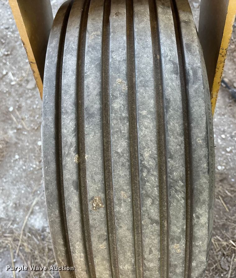 image for item DU6933 Vermeer R 2800 hay rake