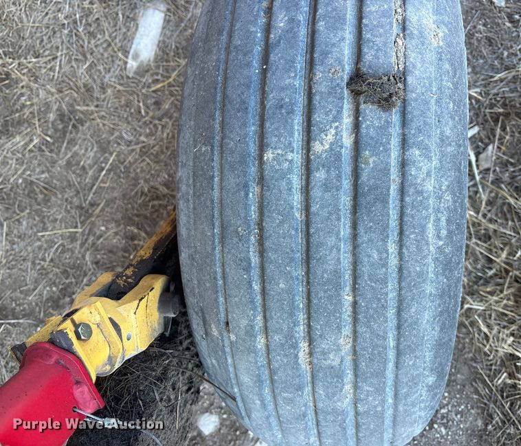 image for item DU6933 Vermeer R 2800 hay rake