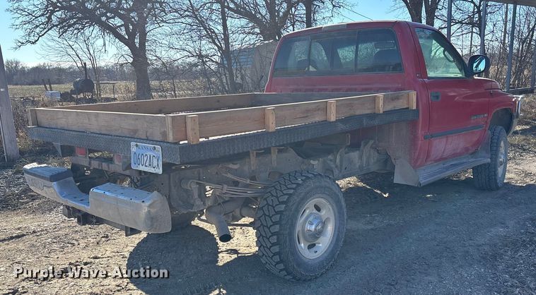 image for item DU6934 2001 Dodge Ram 2500 flatbed pickup truck