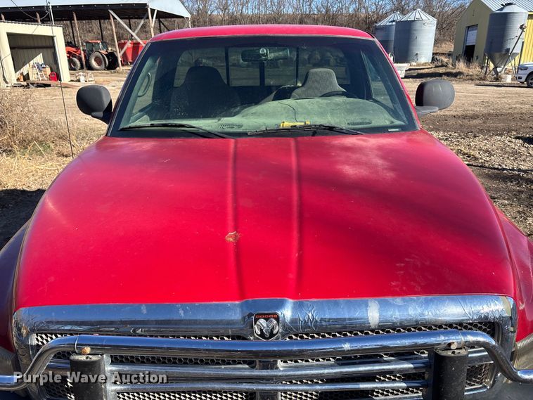 image for item DU6934 2001 Dodge Ram 2500 flatbed pickup truck